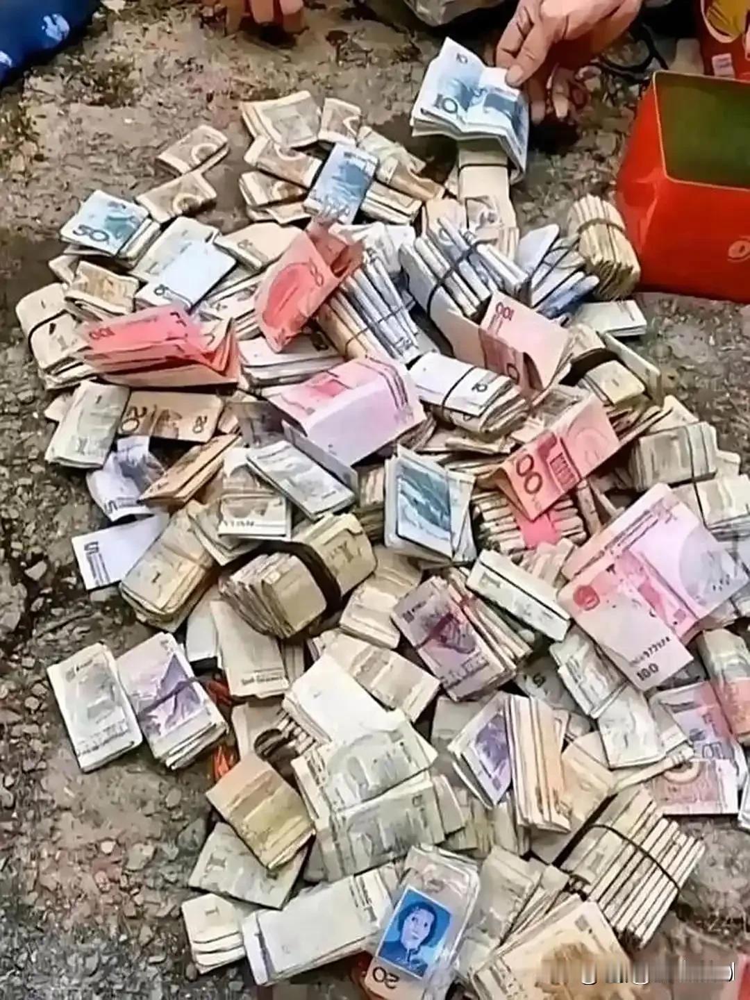 勤俭持家是传统美德，无论在什么情况下，即使你大富大贵了，还是应该勤俭持家。
俗话