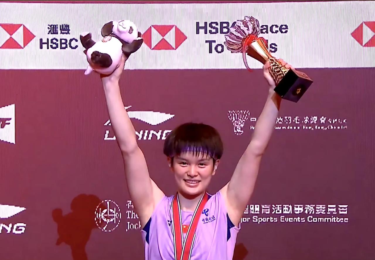 秋日生活打卡季香港“五金店”，就看李诗沣的了！🥇🥇🥇🥇