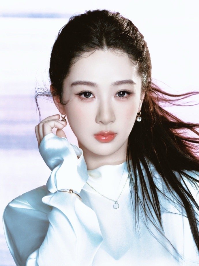 杨紫玉兰花开君再来 💜杨紫董竹君 玲珑骰子安红豆，入骨相思知不知  杨紫🔸杨