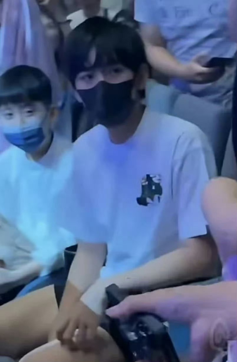16岁的Kimi林志颖儿子kimi现在好帅 ​​​
