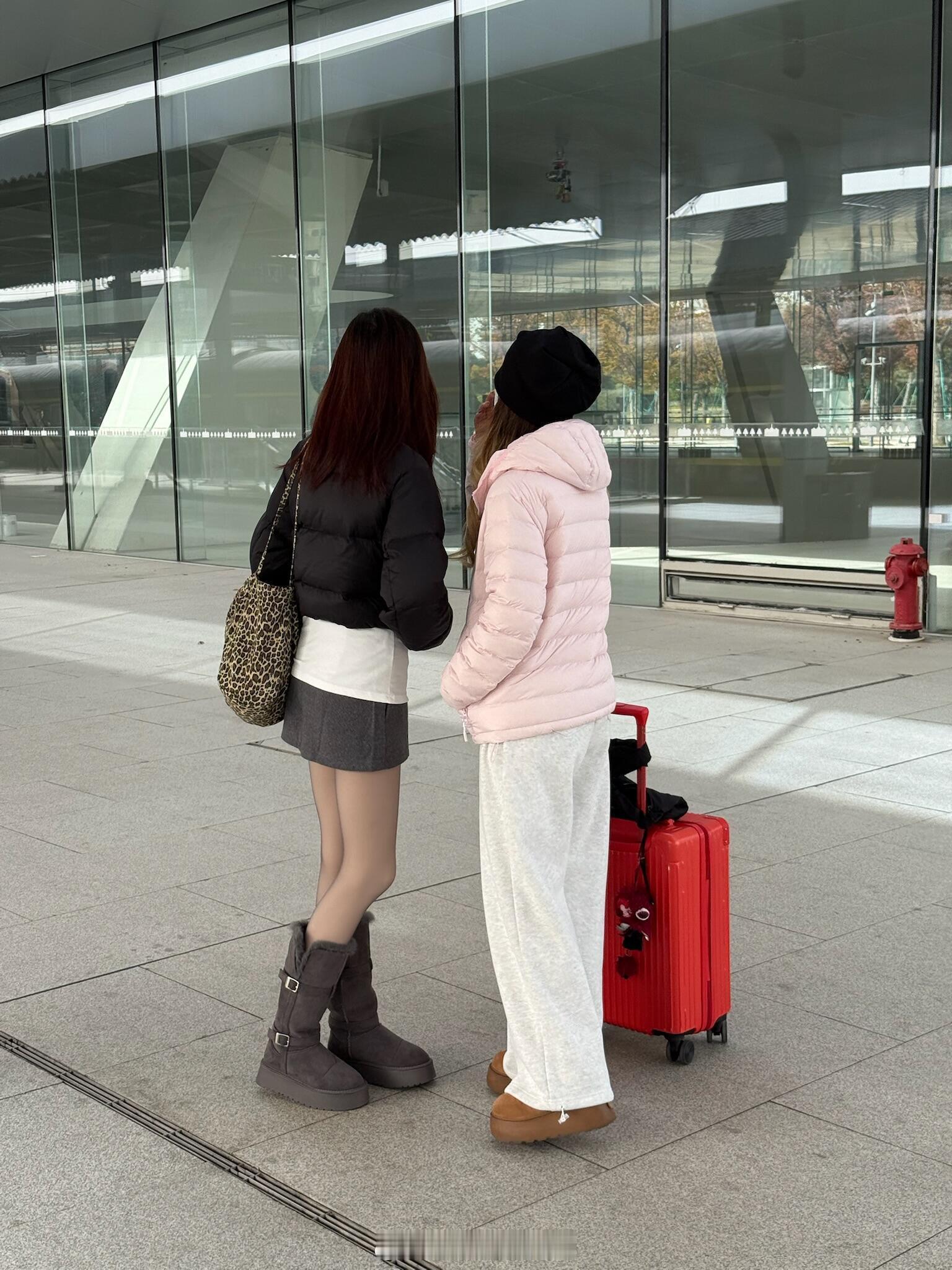 感觉小个子女生穿衣有很浓的妹感啊…为什么身边的小个子女生都很会妹感穿搭啊，冬天感