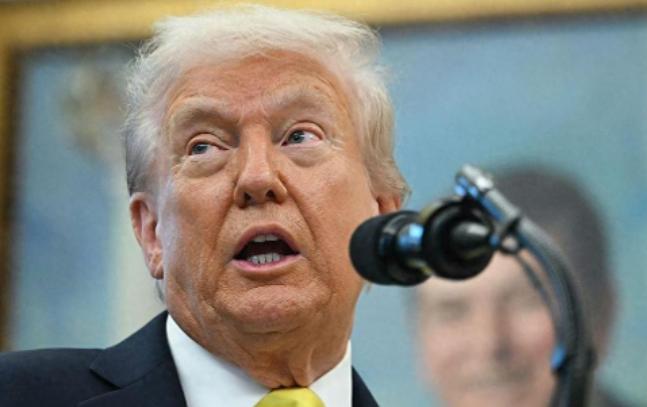 特朗普吓唬丹麦，“中俄船只正在格陵兰岛周边水域频繁出没”。对此说法，丹麦予以驳斥