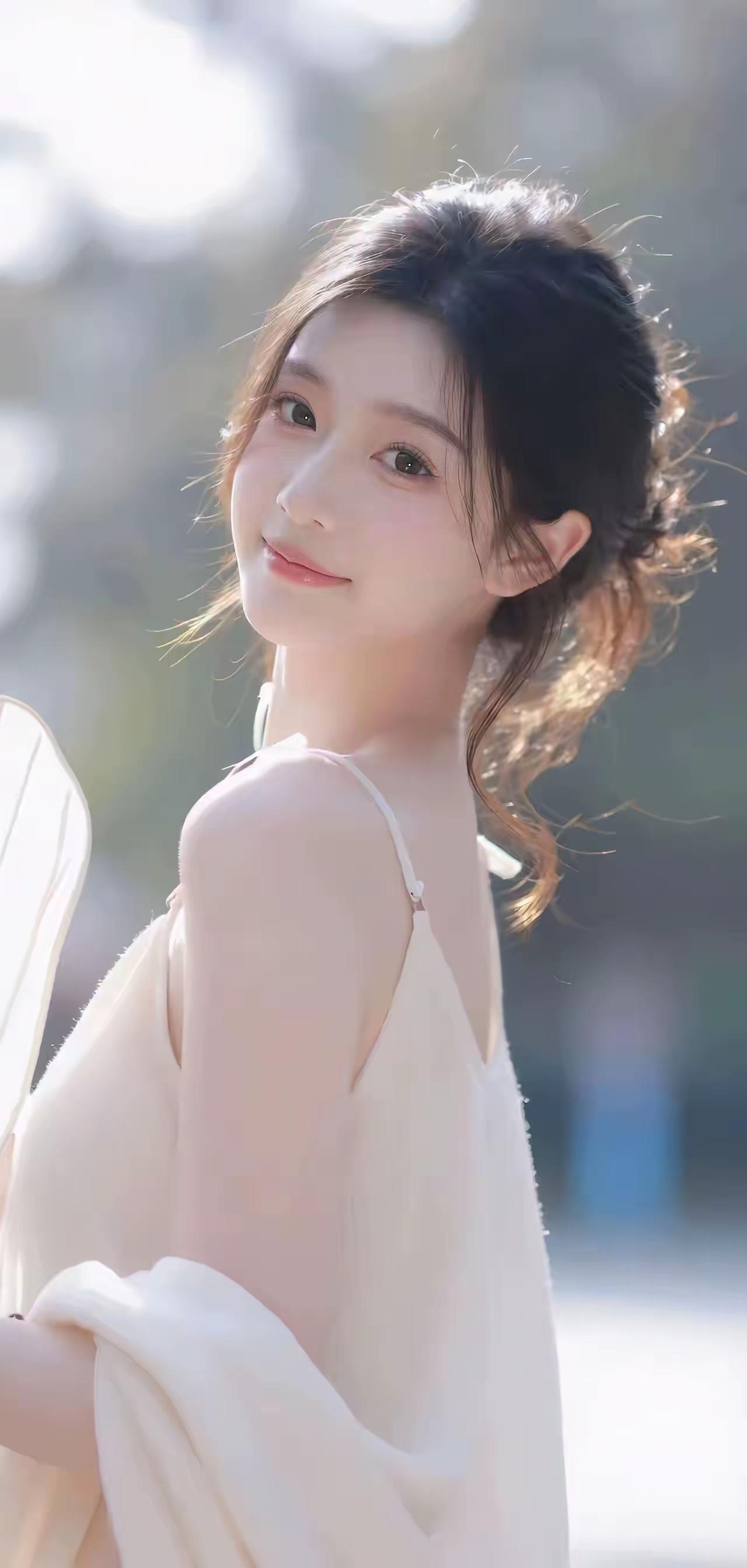 来往千里路长在，
聚散十年人不同。