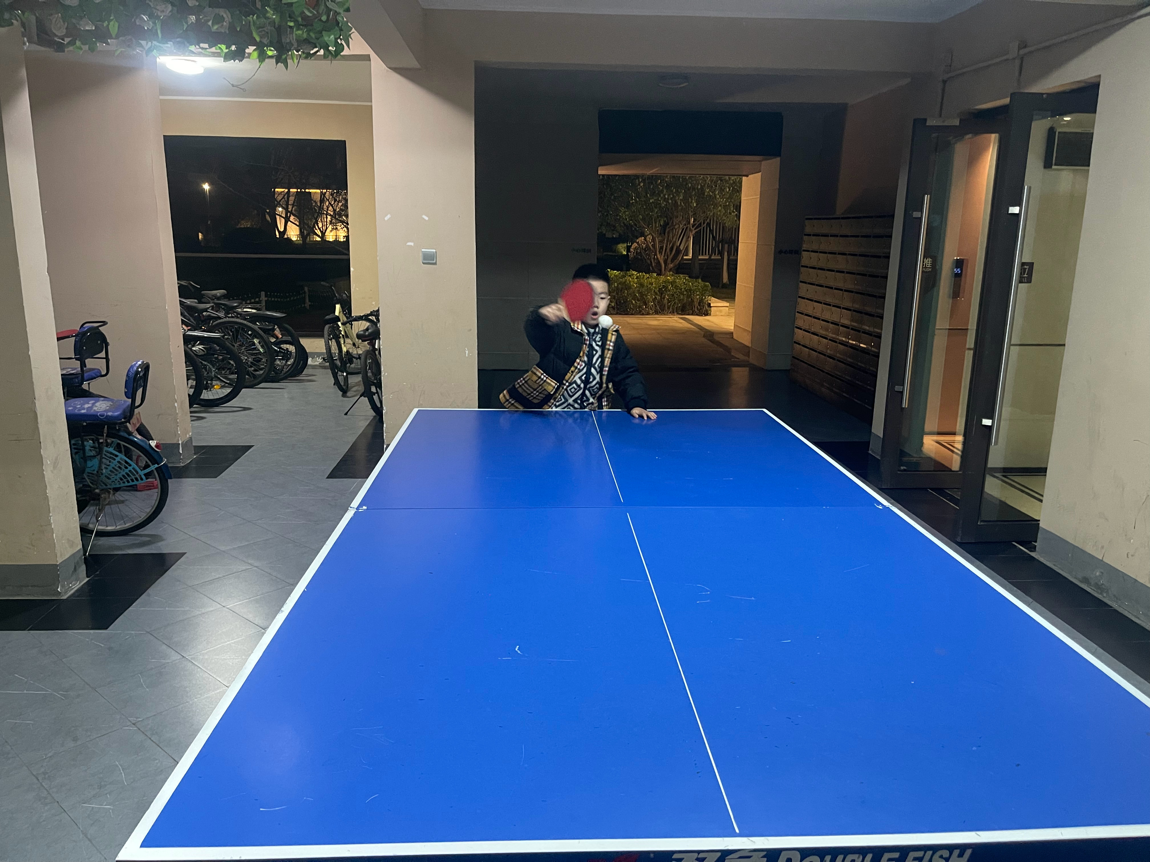 学乒乓球得从小练起，今天和小胡切磋。 乒乓球 武汉