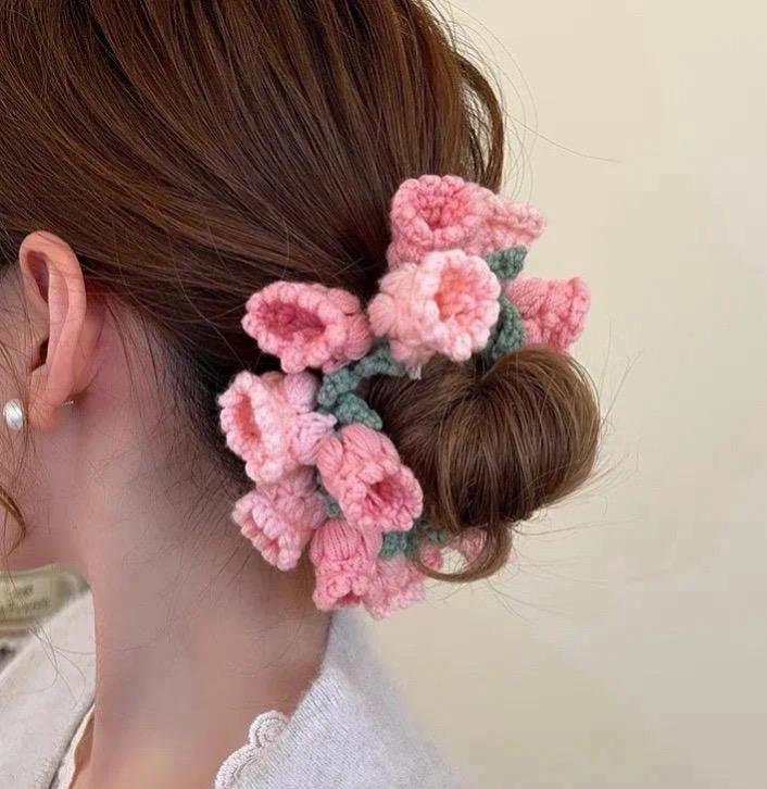 有一起的吗🙋🏻‍♀️钩针编织 手工毛线花朵 爱生活爱编织 钩织发圈 要图纸的