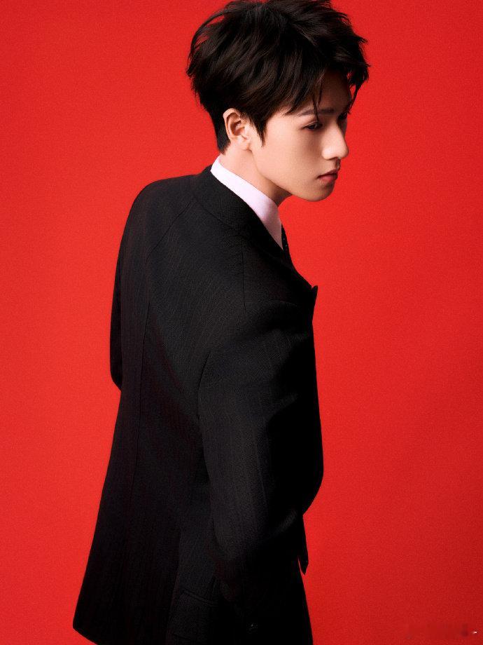 124斤都快瘦脱相了吧，小林对自己真的好严格，还是希望你能多吃点，健康才是第一位