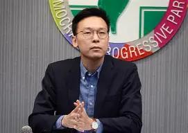 “台独”顽固分子、台“国安会”副秘书长林飞帆近日在“韧性台湾高峰论坛”上叫嚣，台