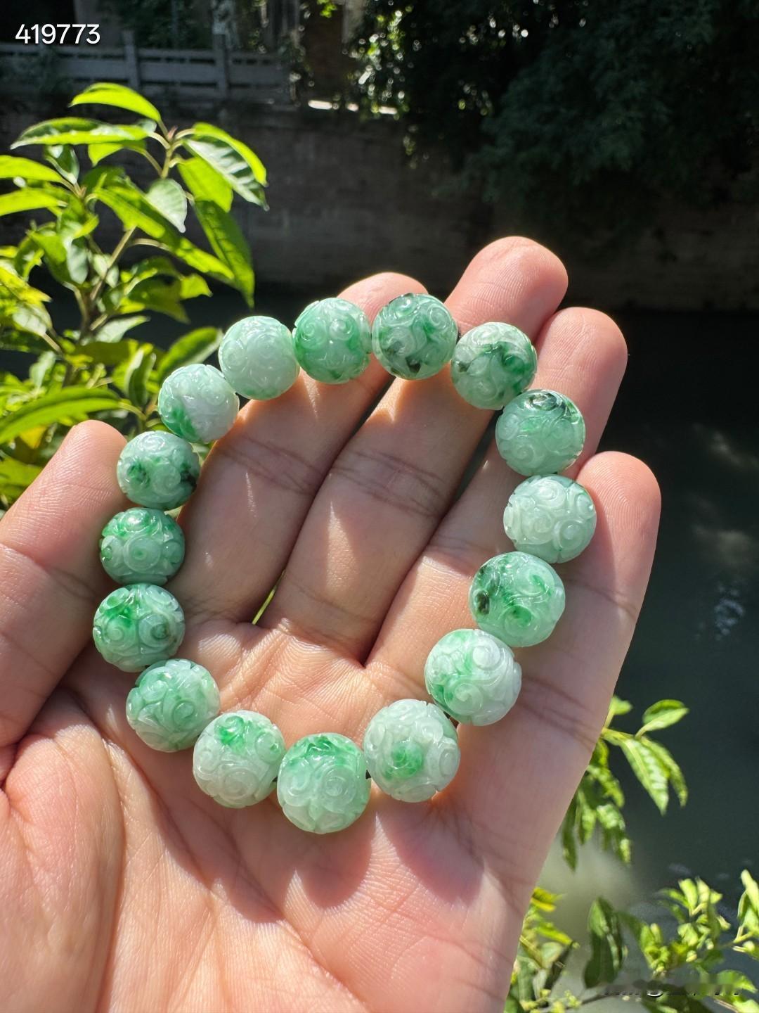 清代 老翡翠缠枝手串  珠径:1.25cm左右
重:48.4g