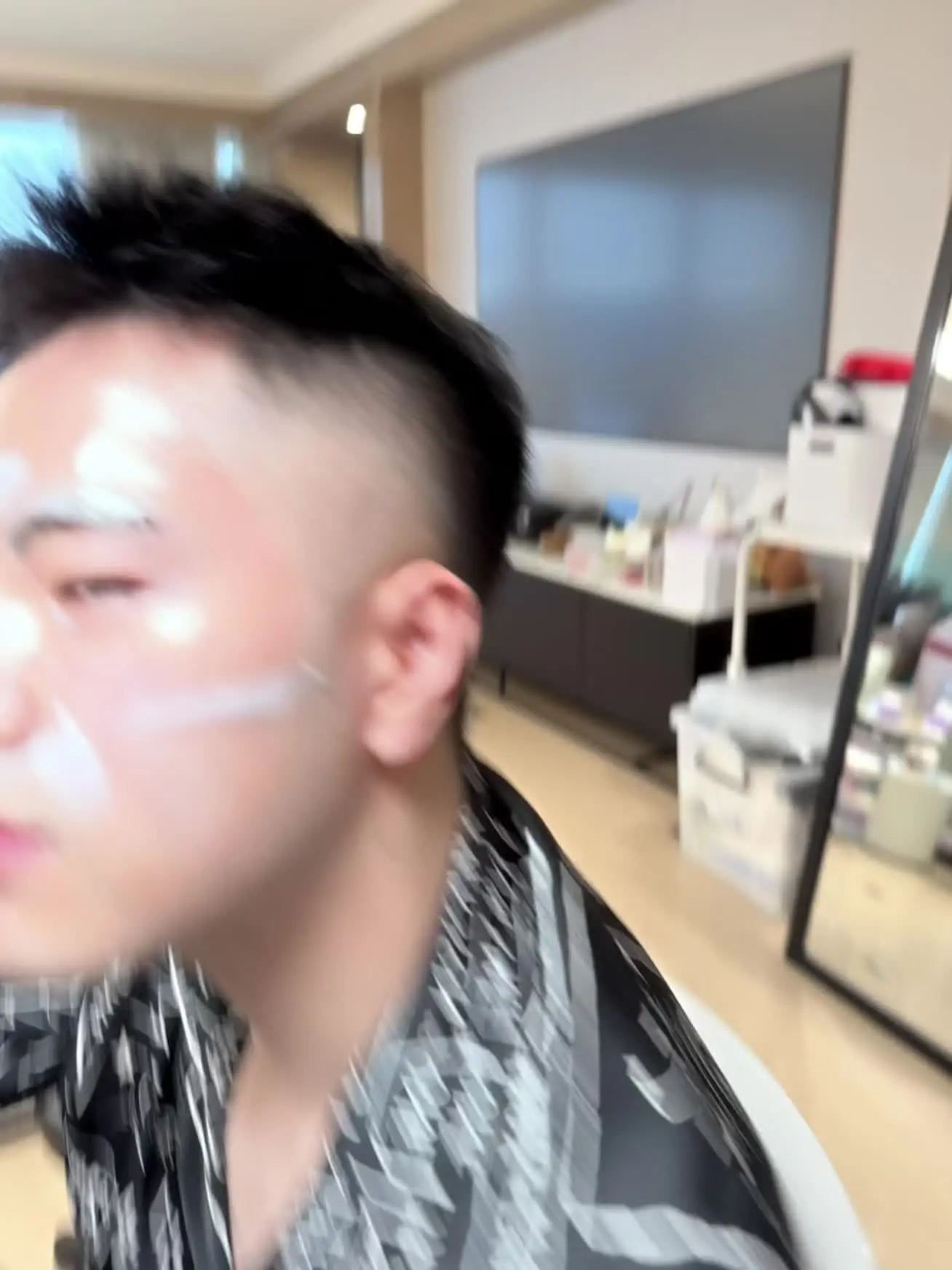 打麻将跟敷面膜绝配！
