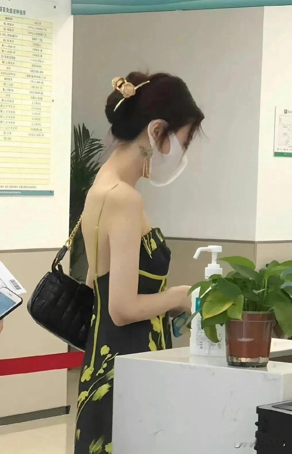 冰清玉洁说的就是这样的吧！