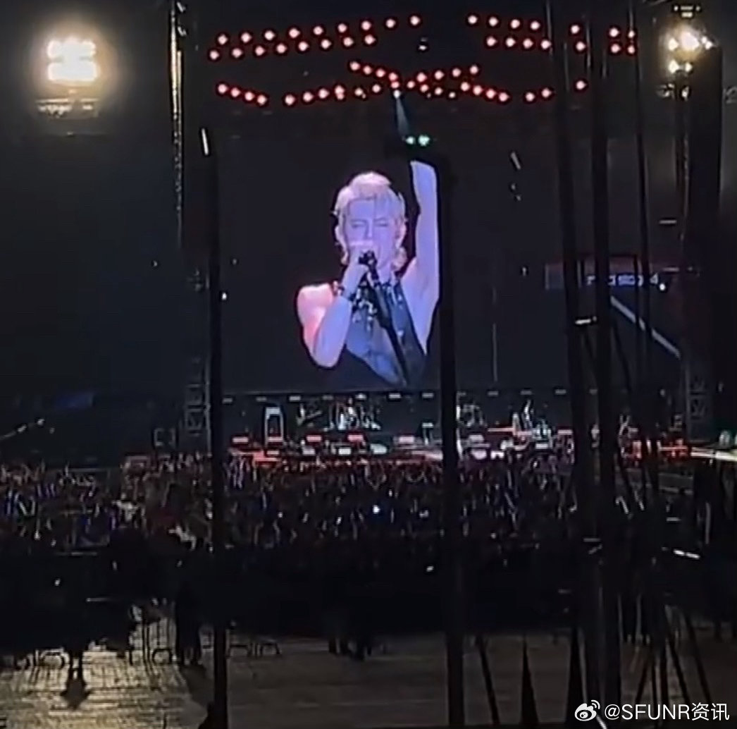 汪东城演唱会上恭喜曾沛慈总冠军 汪东城演唱会上恭喜曾沛慈总冠军！！汪东城恭喜曾沛
