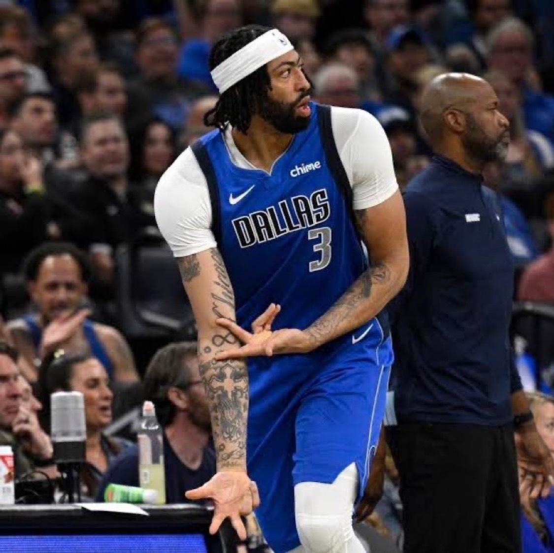 公牛队已经就安东尼·戴维斯一事进行了“内部讨论”。 