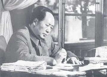伟人早就看透了，打赢战争只是第一步，护住江山不变色，守住人民不吃第二道苦才是最难