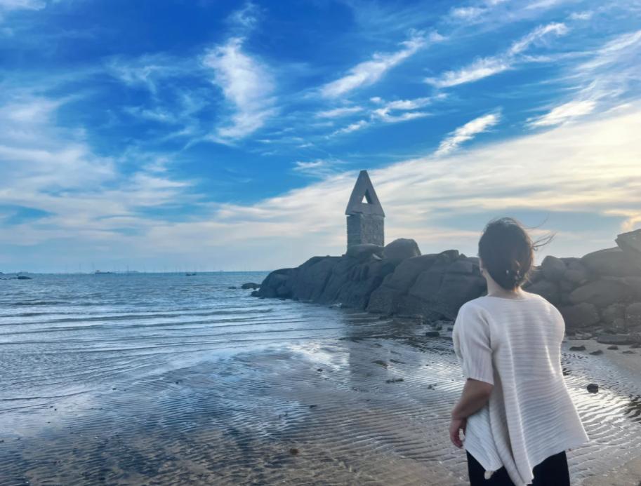 接吻掀翻火锅，浪漫不能没底线
亲爱的朋友们大家好，我是海林小百科，今天我们来看看