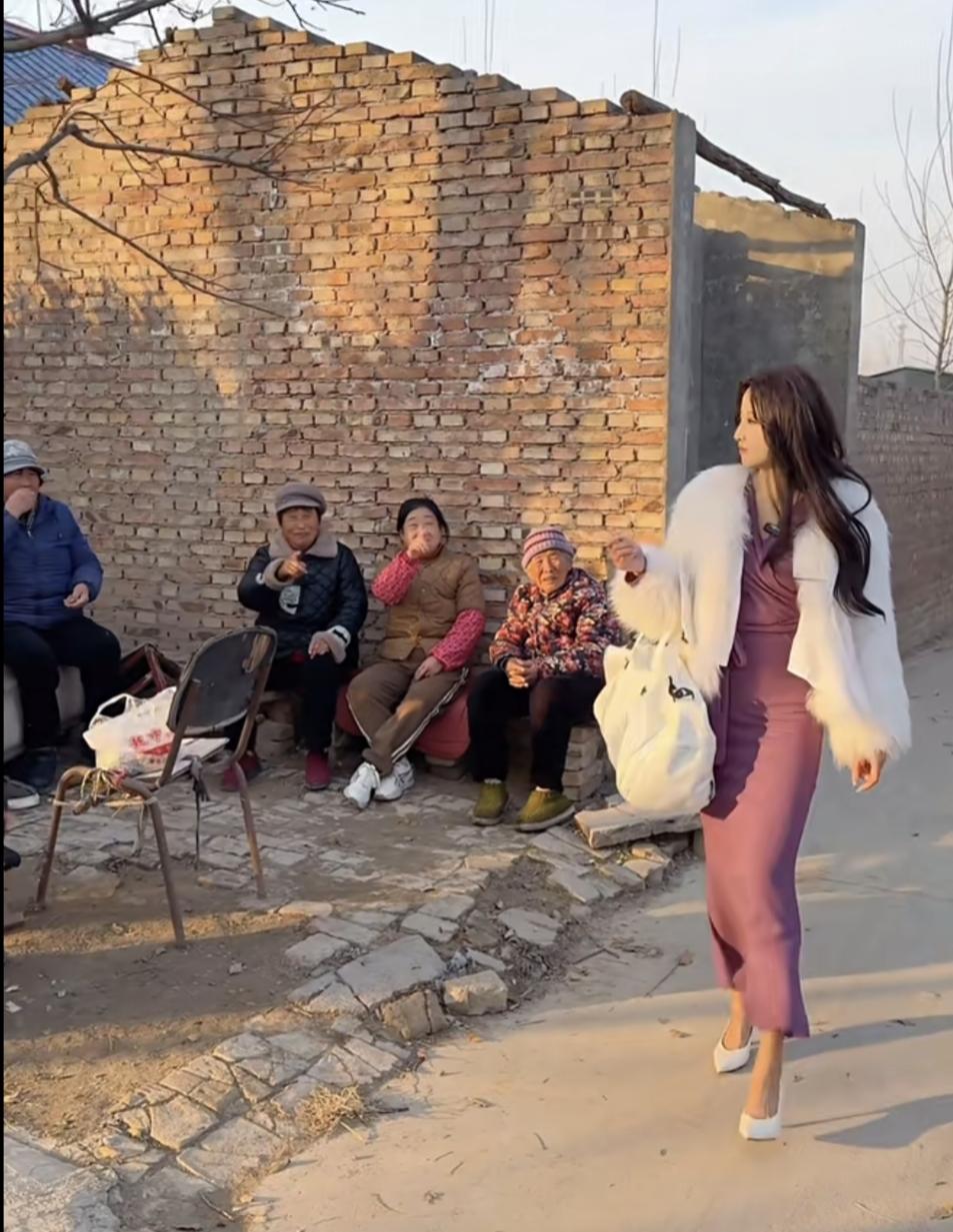 看看气质女神的穿着搭配吧