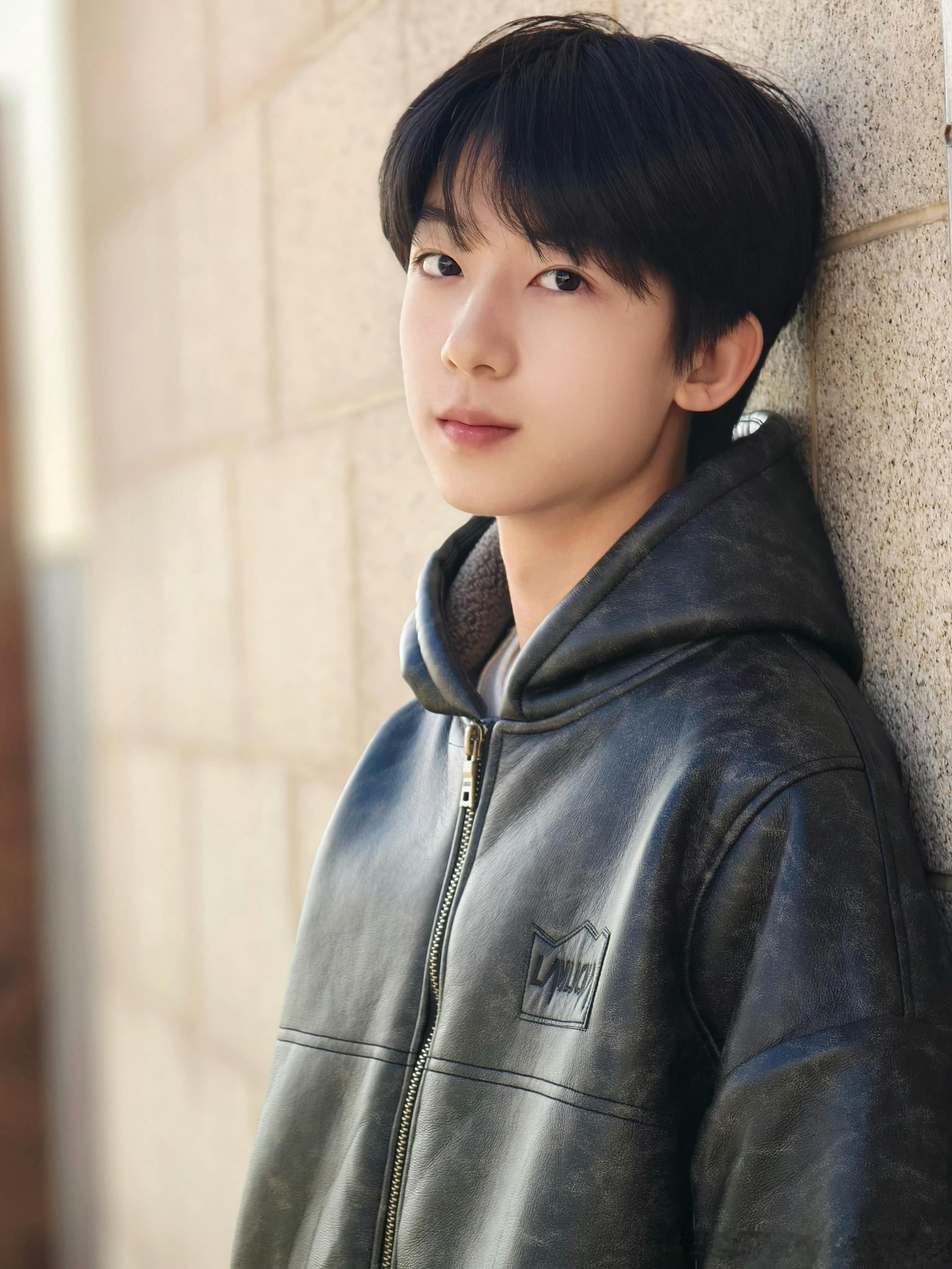 杨博文 四代第一且唯一主舞你仿佛一束光照进我平平无奇的生活𝓨𝓸𝓾𝓪𝓻?
