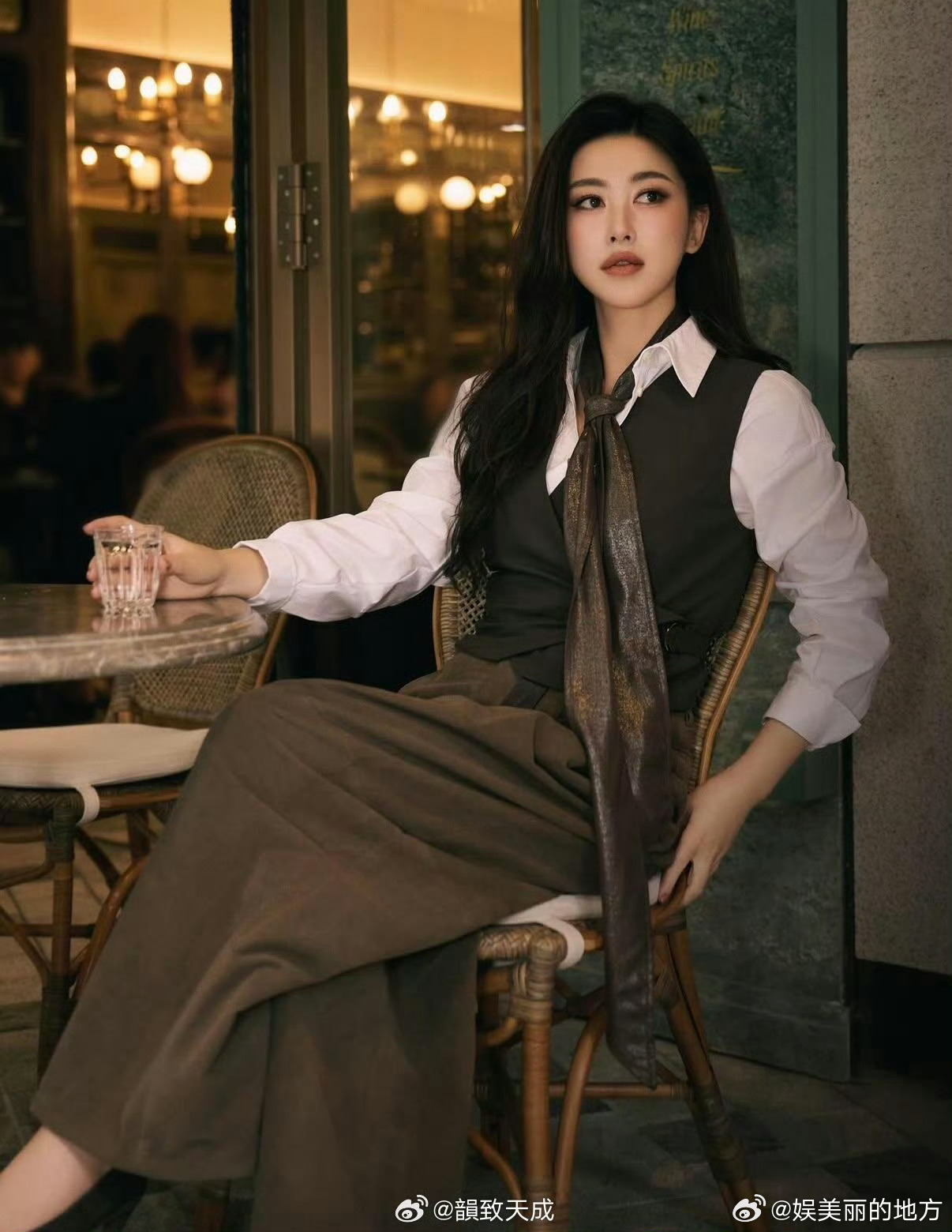 朱珠审美界最权威的母亲见过多元艺术与时尚的朱珠，育儿审美自成一派，不追逐潮流爆款