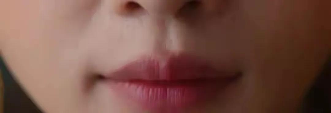 好一个狐媚惑主的孟庭辉，当着一众贵女的面，直接把皇帝勾引走了。一个市井表演的小把