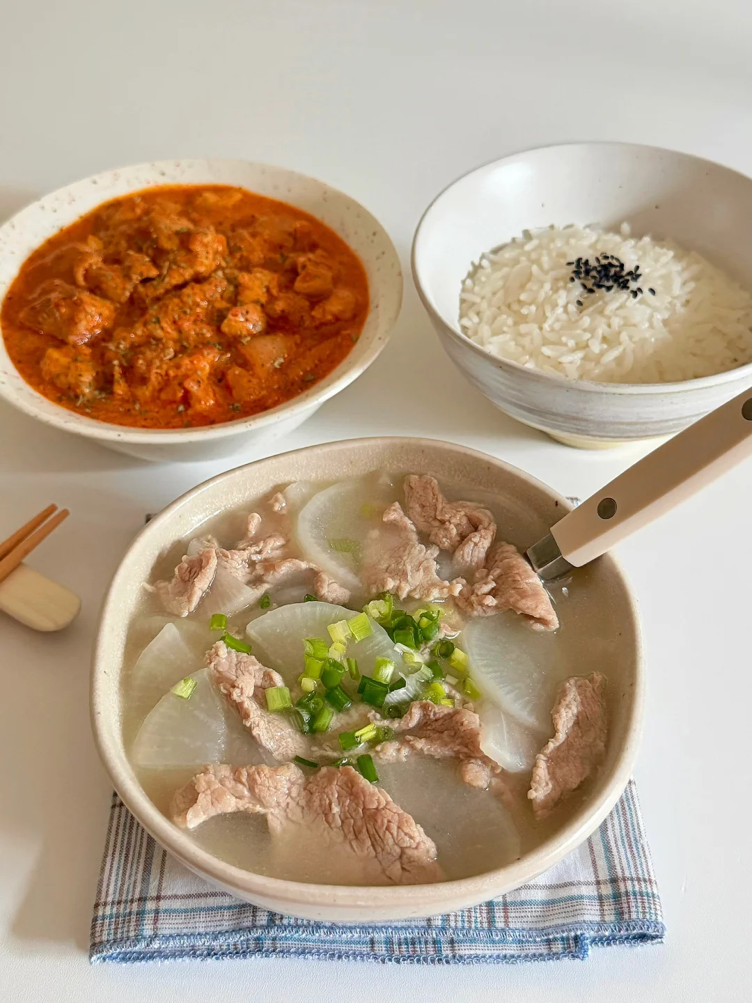 一人食/辣奶油炖鸡&萝卜肉片汤！