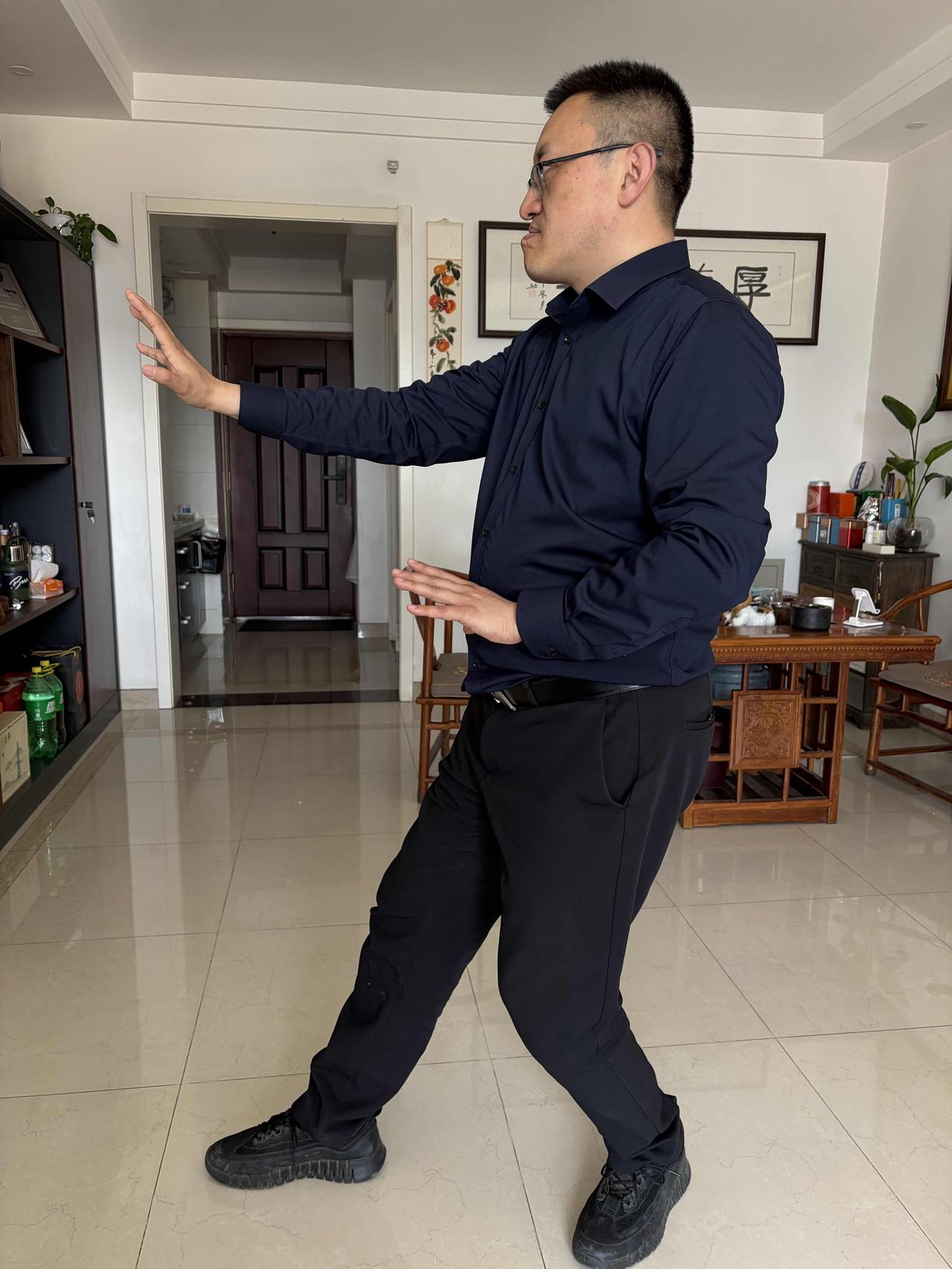 一位来自烟台的形意拳爱好者，年过不惑，仍怀揣赤诚之心，驱车数百公里专程来济南研习