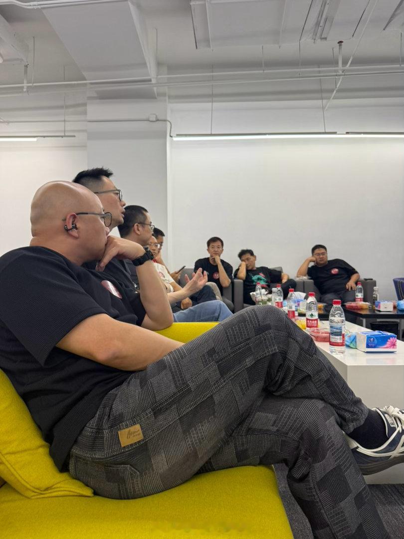 北京的湖畔同学太文青了 同样是Ai主题和上海完全不一样 慕言 贾伟 凯叔 雕爷…