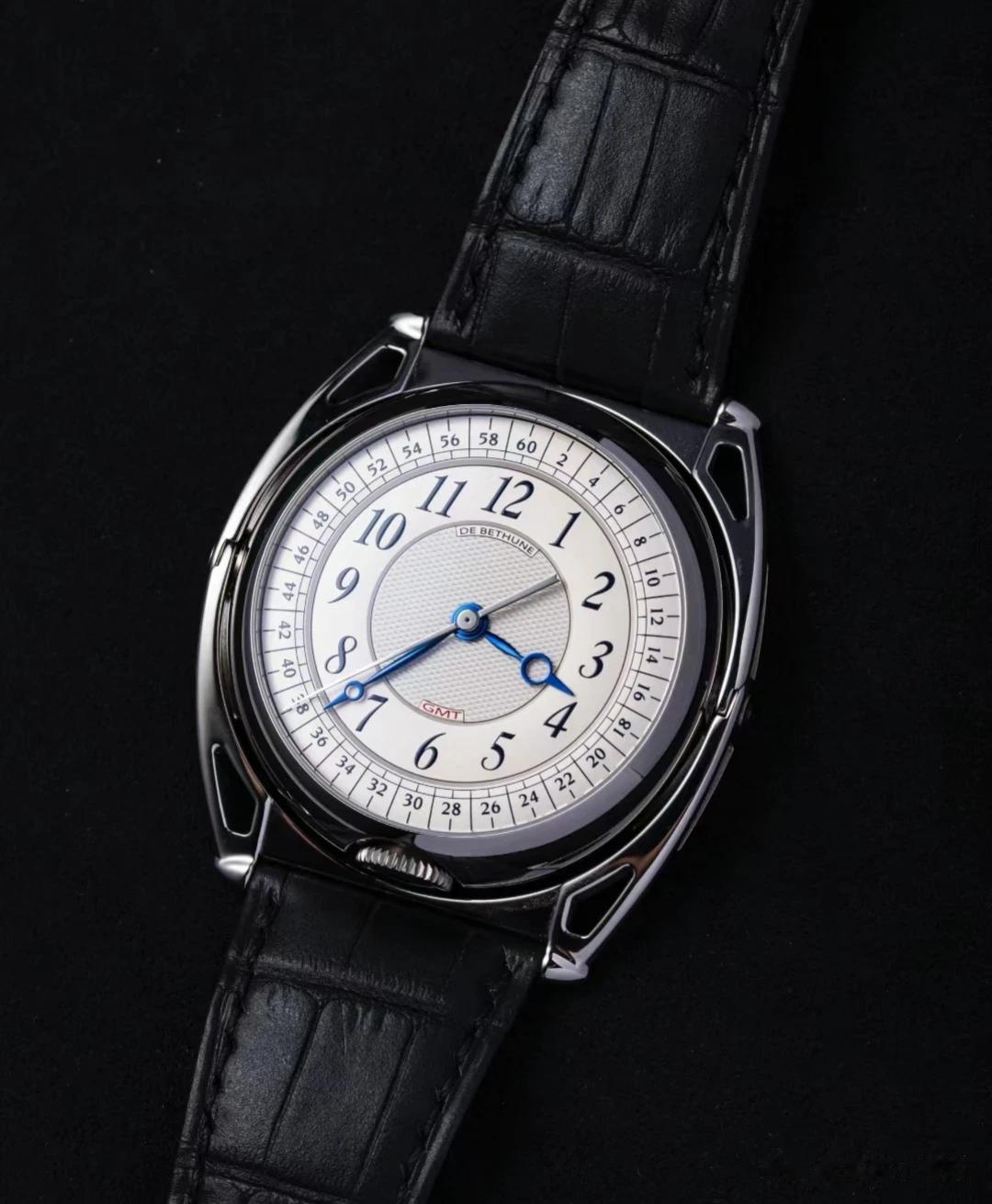 独立制表品牌De Bethune 推出的自产机芯腕表鉴赏
 去年是De Beth