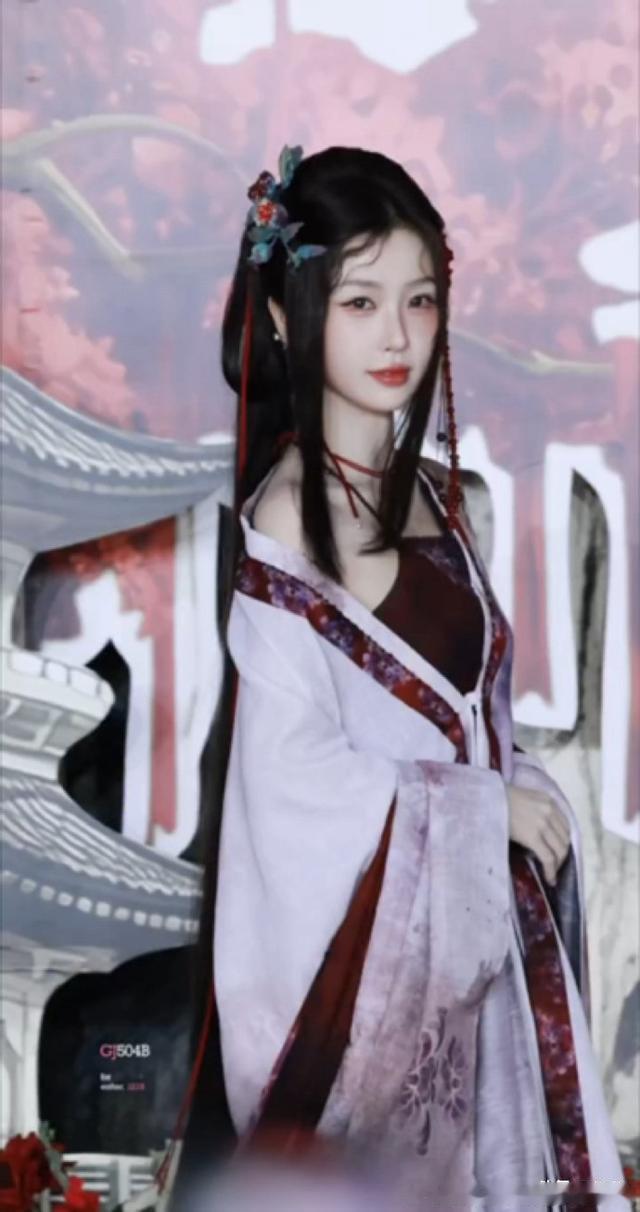 虞书欣蚌精仿妆火疯了！零门槛深海水光妆，普通甜妹秒变灵妖 