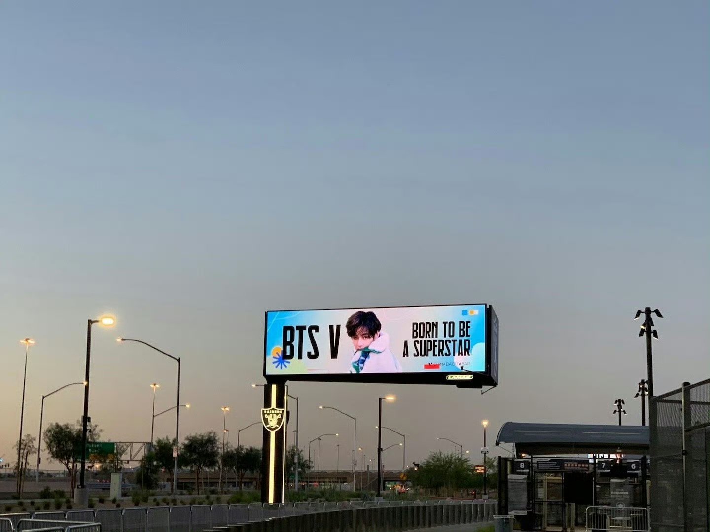 KIMTAEHYUNG.            V.BORN TO BE A S