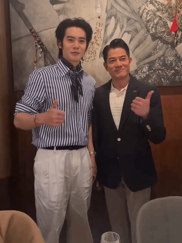 于适和郭富城在一起时，看着好大一只，又壮又高，郭天王在他旁边看着好迷你。即使和前