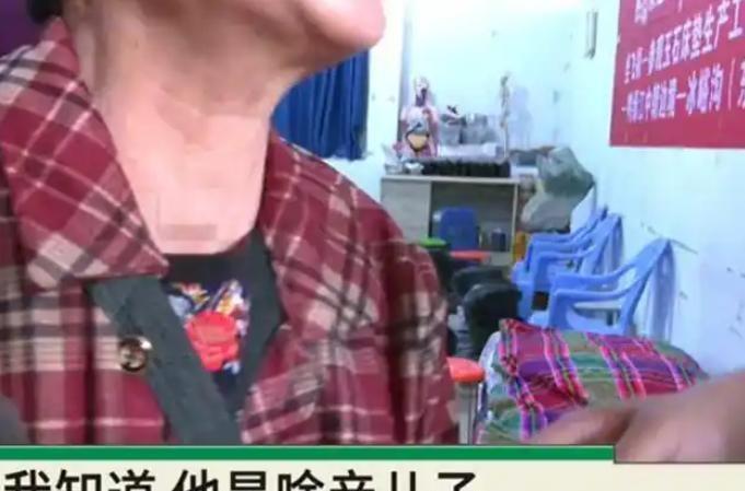"太心疼了！"5月15日据大象新闻报道，河南郑州一对七旬老夫妇，每天凌晨五点准时