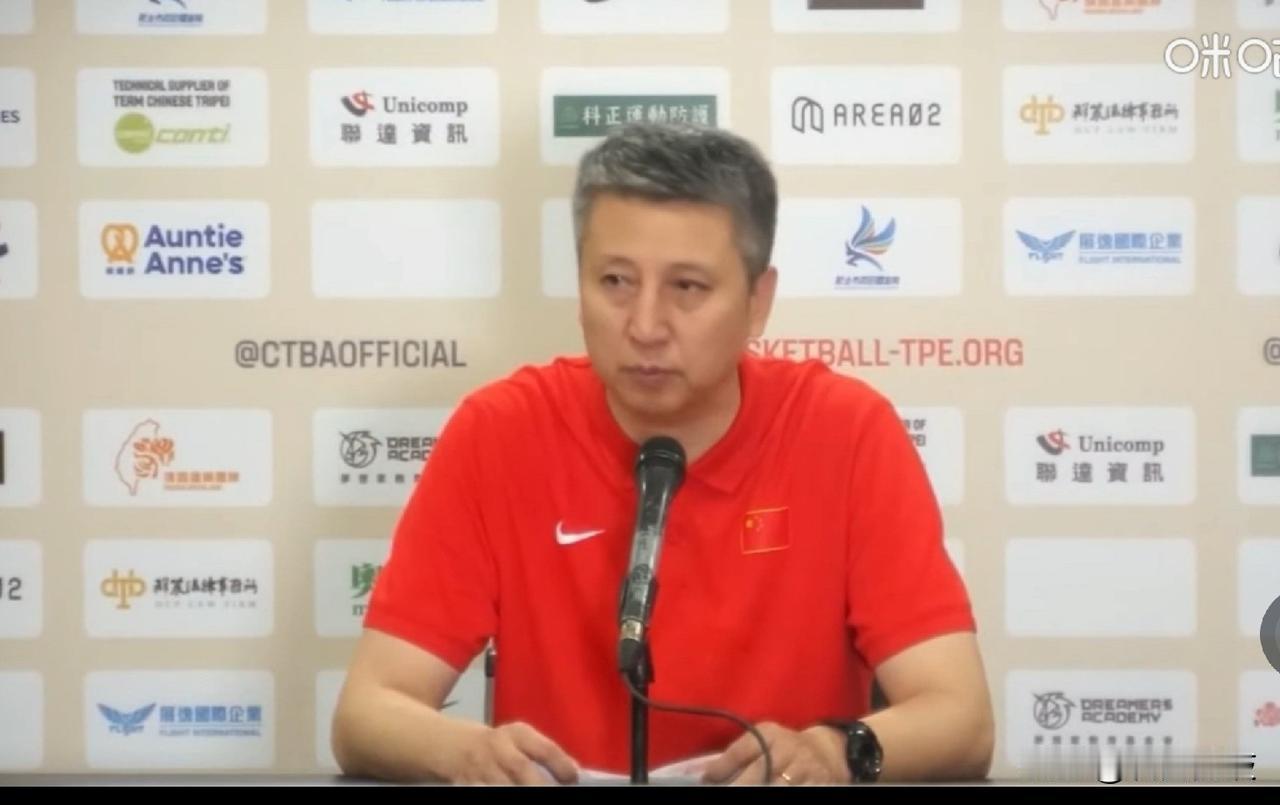 从中国男篮对阵黎巴嫩的及时交手战绩来分析中国战胜黎巴嫩的可能性。
中国男篮和黎巴
