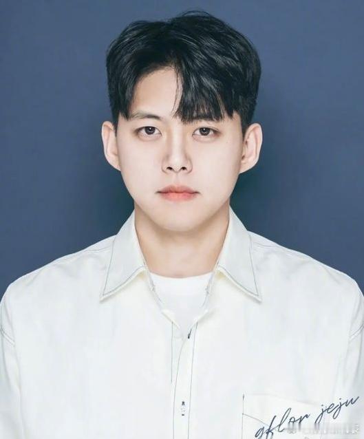 曝前UKISS成员东浩带儿子性交易前男团成员被曝出轨家暴不给抚养费 据韩媒，前U