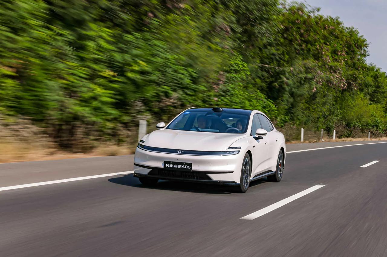 成都试驾长安启源A06，一款很能装的高颜值高智能轿跑掀背车，关键是30%-80%