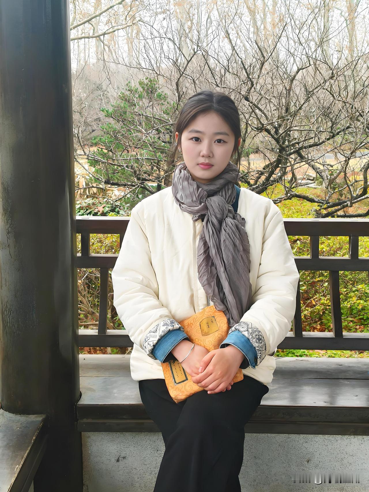 在一阵沉痛之后，我的心才慢慢复苏开来。我不愿再一次被无情撕裂我刚平息的心，不愿重