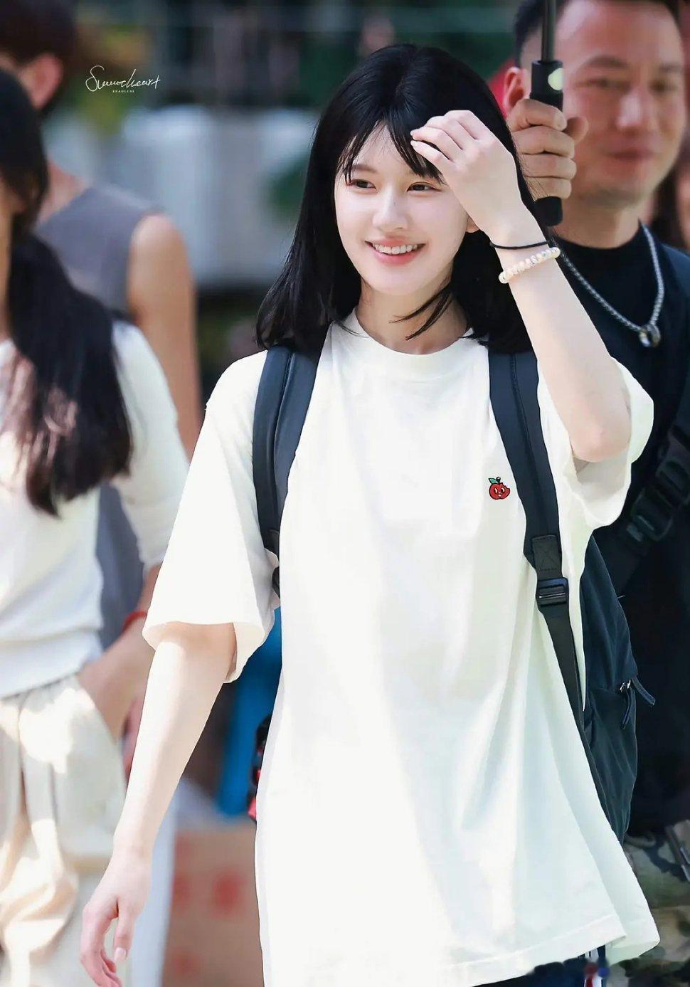 赵露思许我耀眼妹妹头路透 ​​​