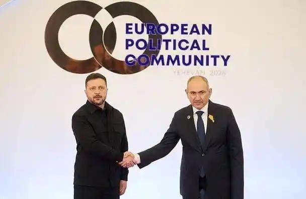 美国特使前脚刚走，一份密件就引爆基辅政坛：乌克兰被要求割地退兵，顿巴斯全境拱手让