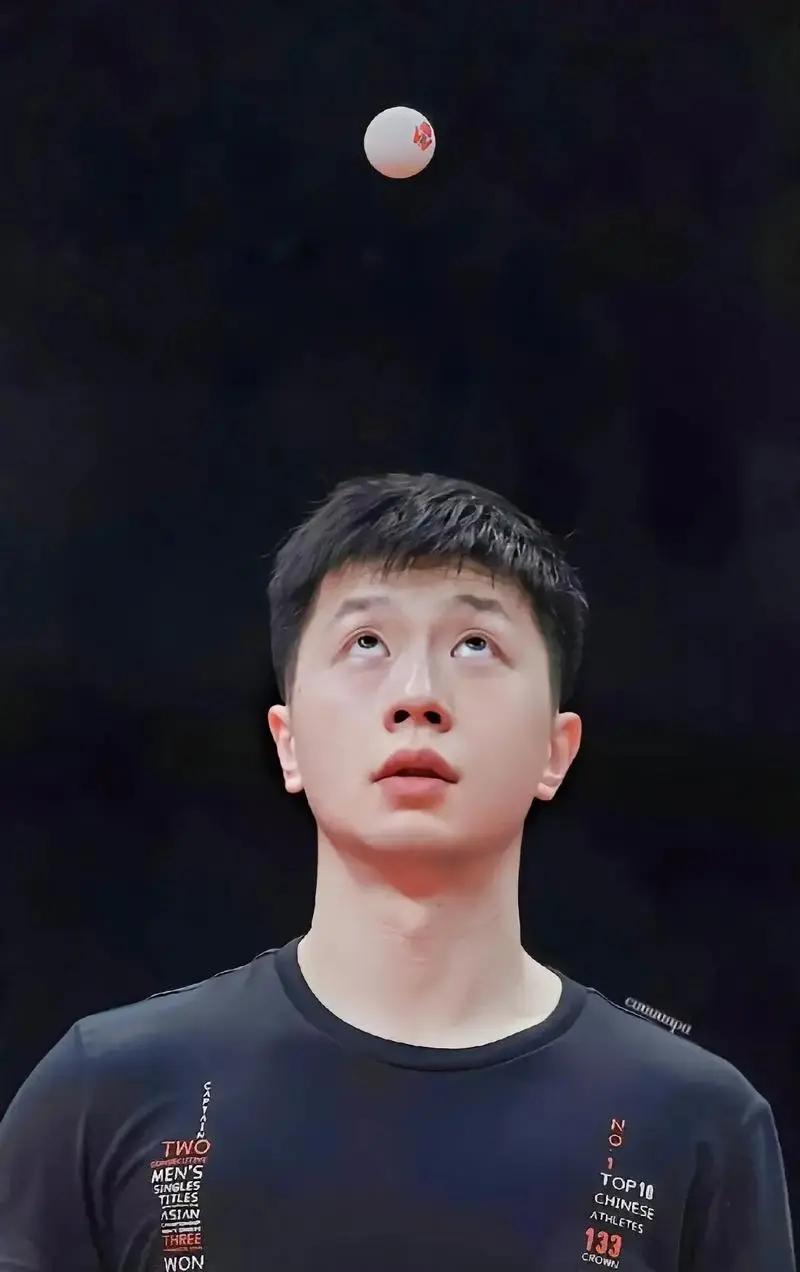 全球乒乓球界男子单打排名八大铁证：
1. 林诗栋问鼎后跃居第三，剑指榜首宝座，未