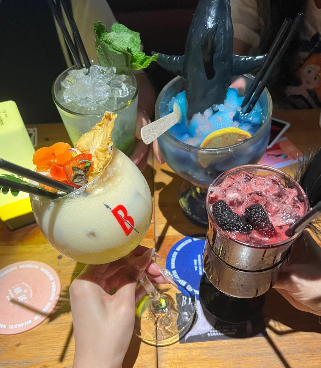 女生第一次去鸡尾酒吧点什么🍸