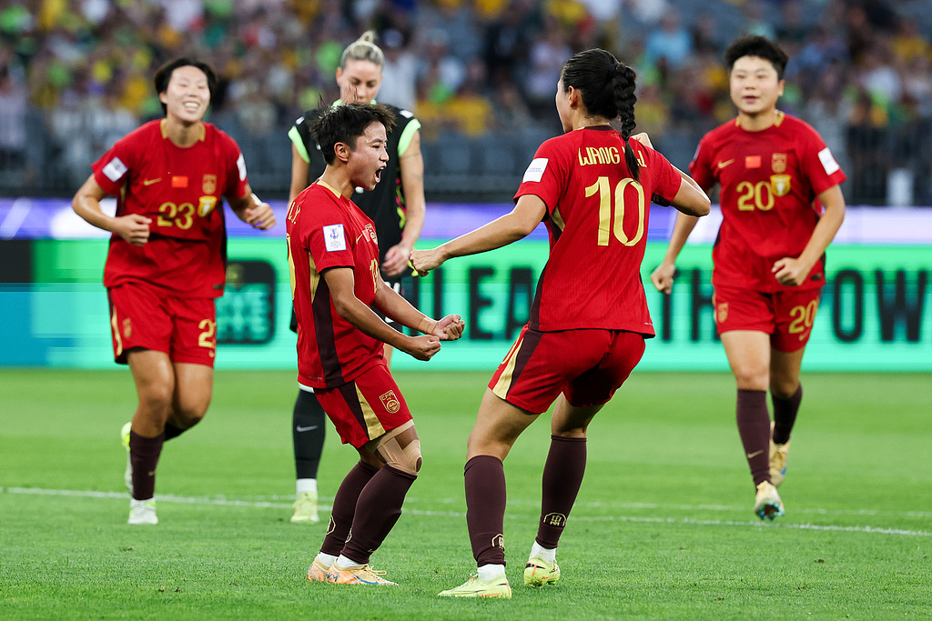 中国女足中国女足半场1比1澳大利亚女足 上半场结束，中国女足1-1澳大利亚女足，