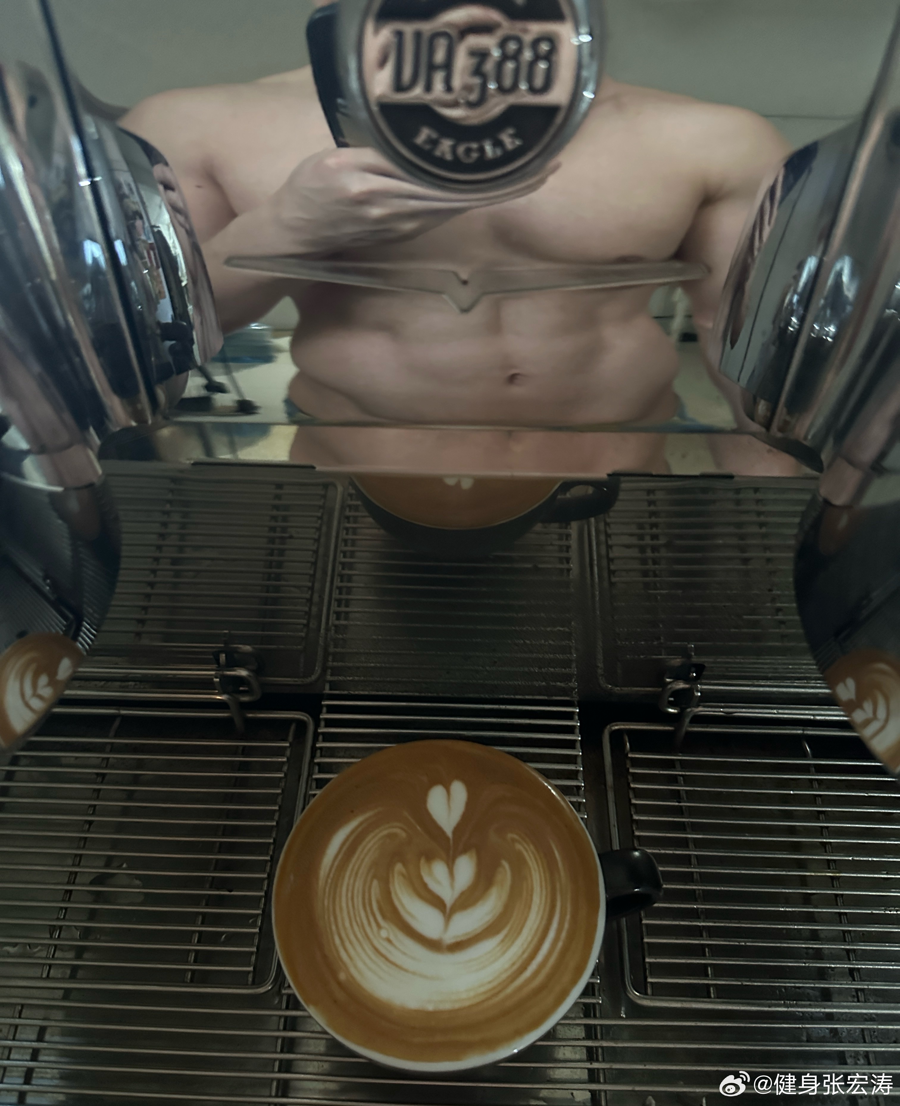 要有腹肌还不能太瘦腿要有肌肉细节屁股还不能瘪还要有那种少年气 上哪找去？健身张宏