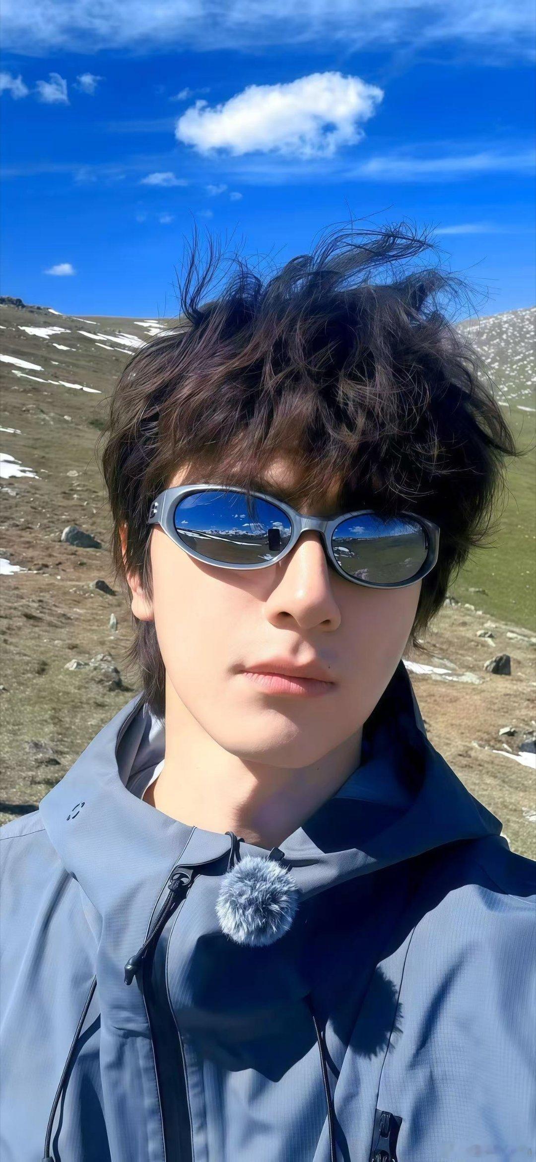 林一赶海是来扫货的吧综艺这段赶海片段太有梗，别人慢悠悠散步看风景，就他埋头扒沙滩