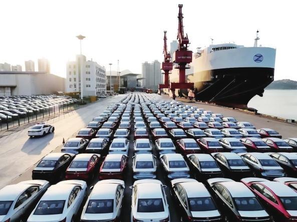 出海正当时。中国汽车一季度出口222.6万辆增56.7%，新能源占42.9%。车