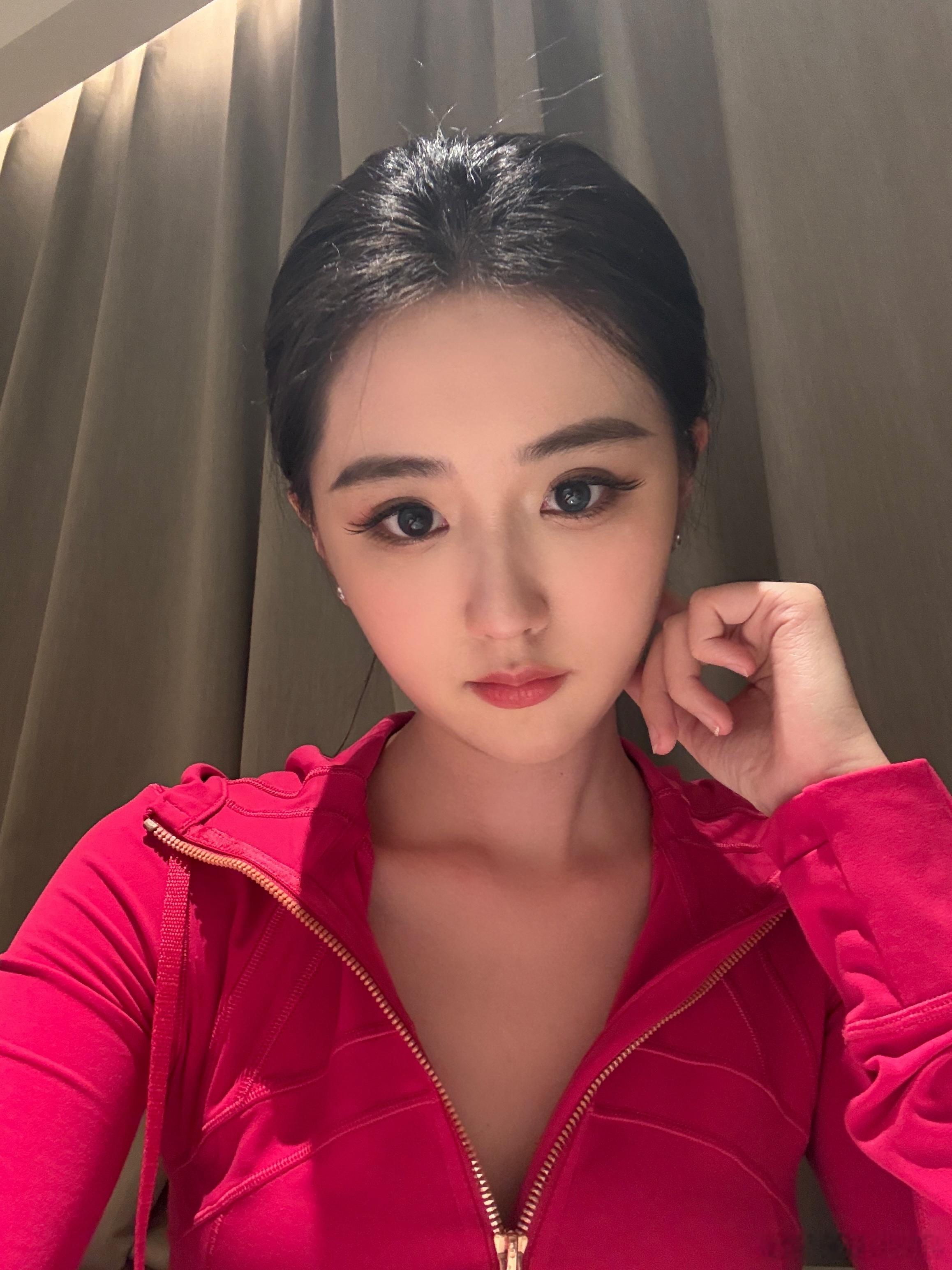 视线里都是你 全部是你 微笑的表情🎵 ​​​