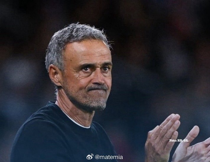 欧冠巴黎圣日耳曼4比2巴萨路易斯·恩里克🇫🇷🎙⚽️😯巴黎圣日耳曼的教练分