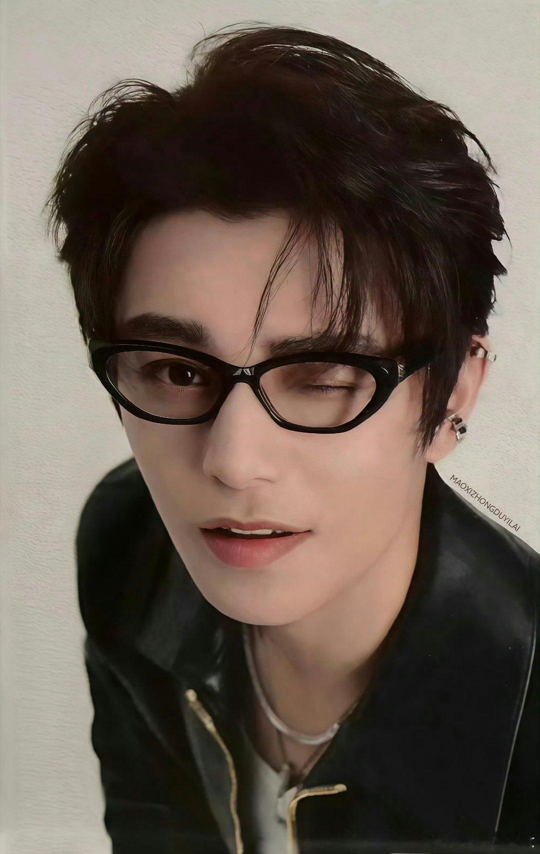 丁禹兮南部档案 dyx丁禹兮张海虾 “人生嘈杂鼎沸 但我对你的爱意赤诚且热烈”?