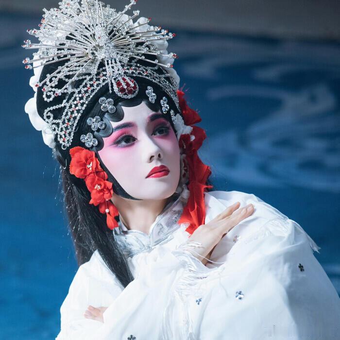 主角戒断反应从来弟到青娥再到秦娥，我们也算是陪着她走过了她的一生，整个五月都陪伴