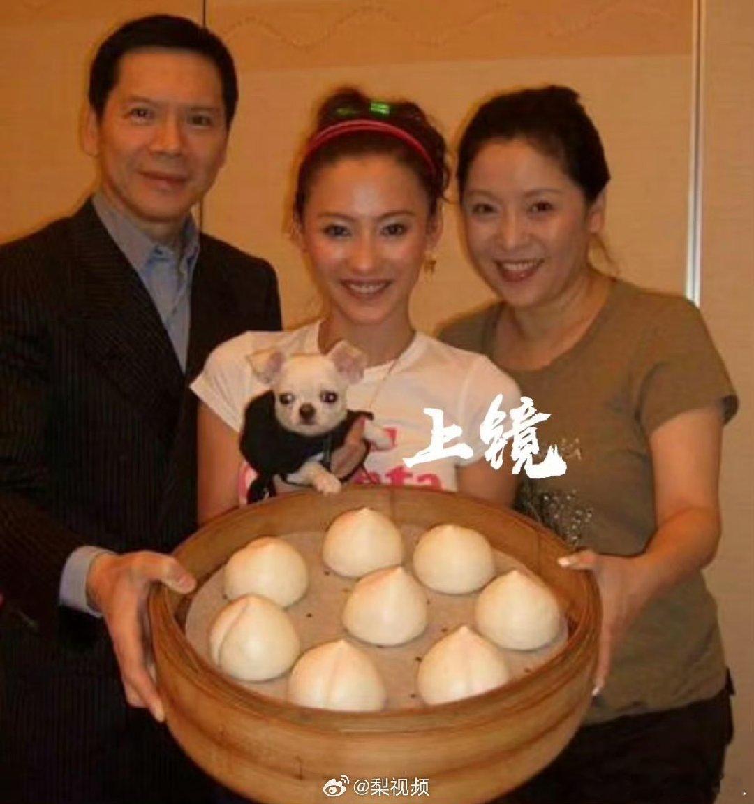 向太张柏芝曾情同母女向太曾一手捧红张柏芝 向太曾一手捧红张柏芝，情同母女向太力挺