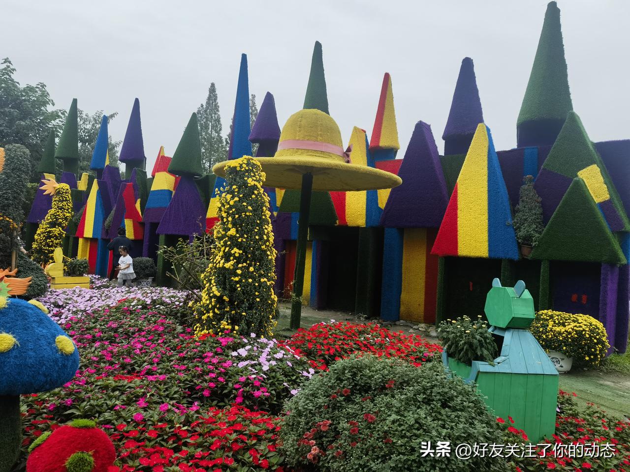 别再误用“万人空巷”
 
在众多容易被误解的成语中，“万人空巷”最常被大众错用。