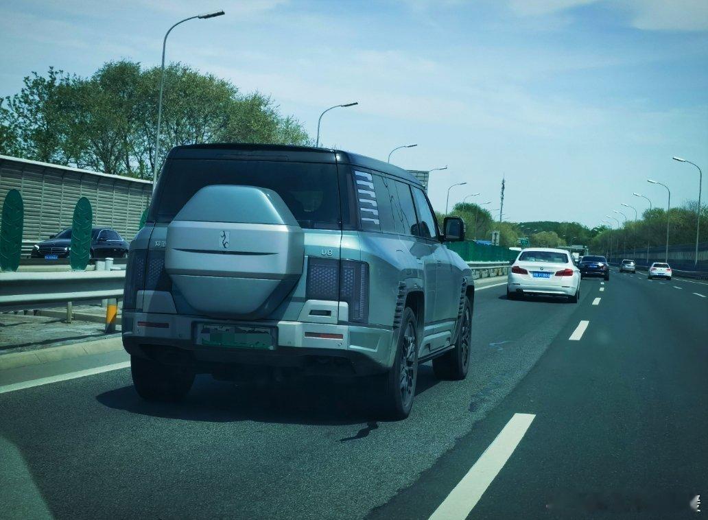 百万豪车，我得仰望它 ​​​