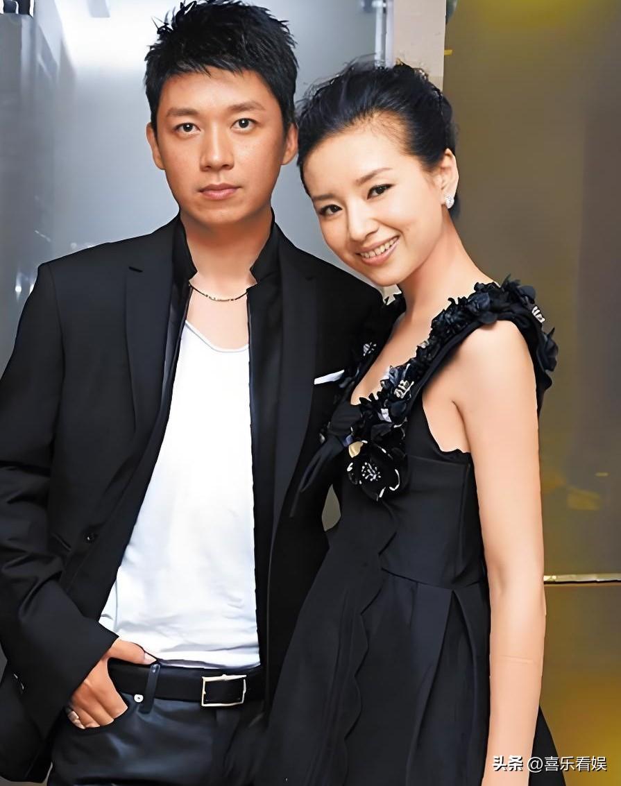 董洁潘粤明，同时上热搜！

3月8日，离婚了十多年，也互不往来十多年的潘粤明和董